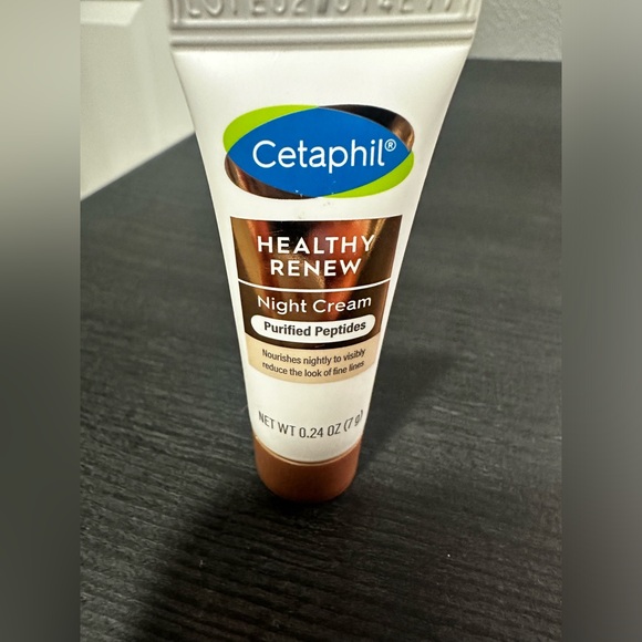 Bundle of FAB Anti-Chafe Stick, Cetaphil Night Cream, L’Occitane Youth Cream - Picture 10 of 11